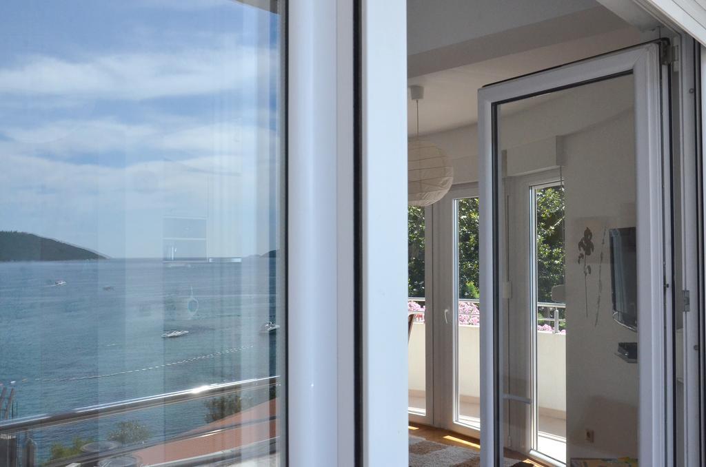 Apartments Bellevue - Otasevic Herceg Novi Oda fotoğraf