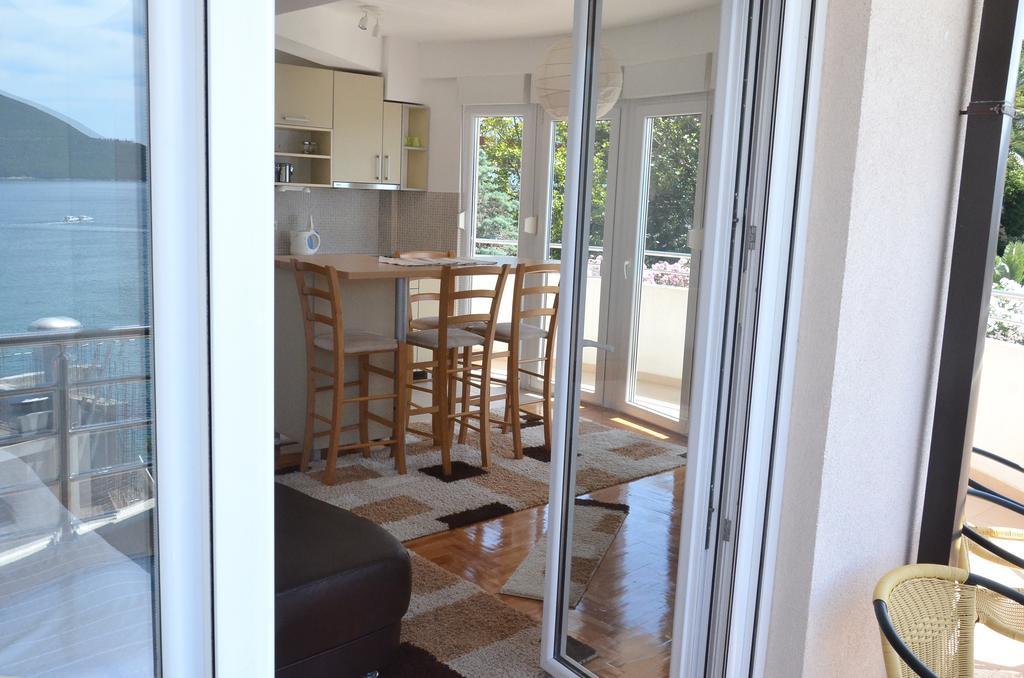 Apartments Bellevue - Otasevic Herceg Novi Oda fotoğraf